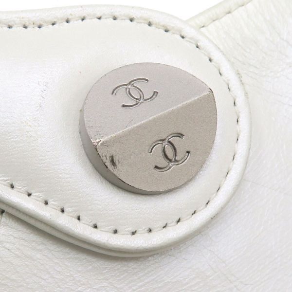 Chanel Quilted Clutch White — view 6