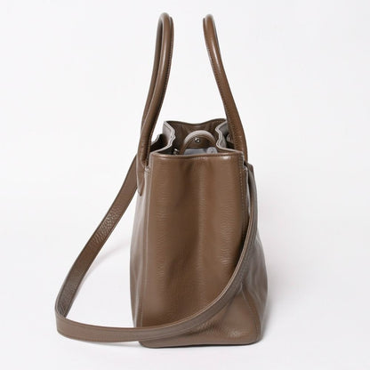 Chanel Executive Tote Bag Medium CC Logo Caviar Leather Brown — view 4