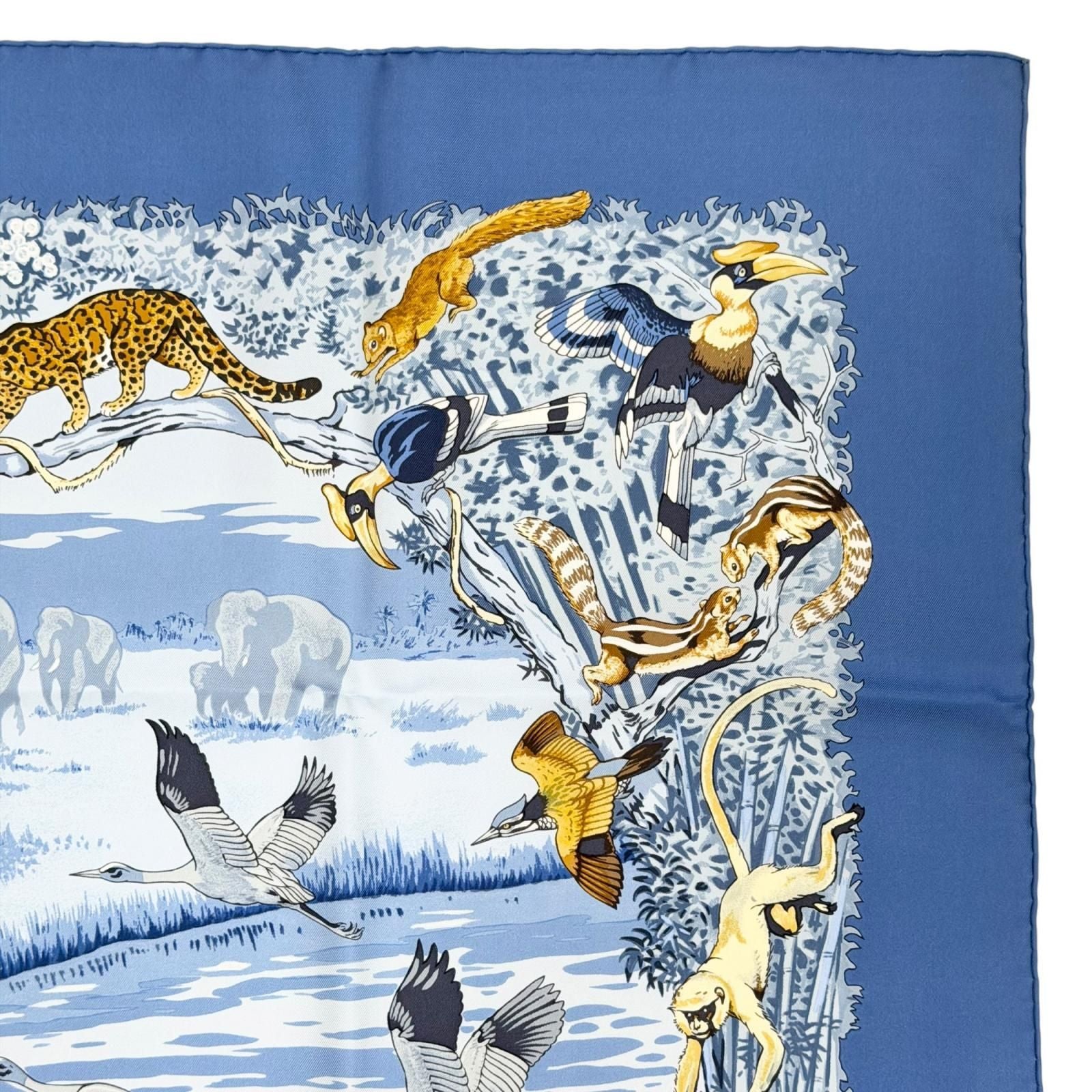 Hermes la Treve de L Eau Water Truce Carre 90 Silk 100% Super Rare Scarf Blue — view 4