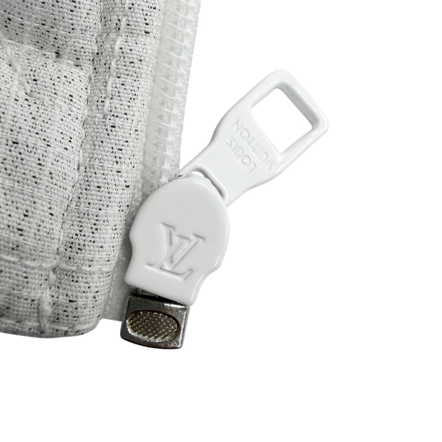 Louis Vuitton Quilted Snow Zip Up Down Vest White 46 — view 6