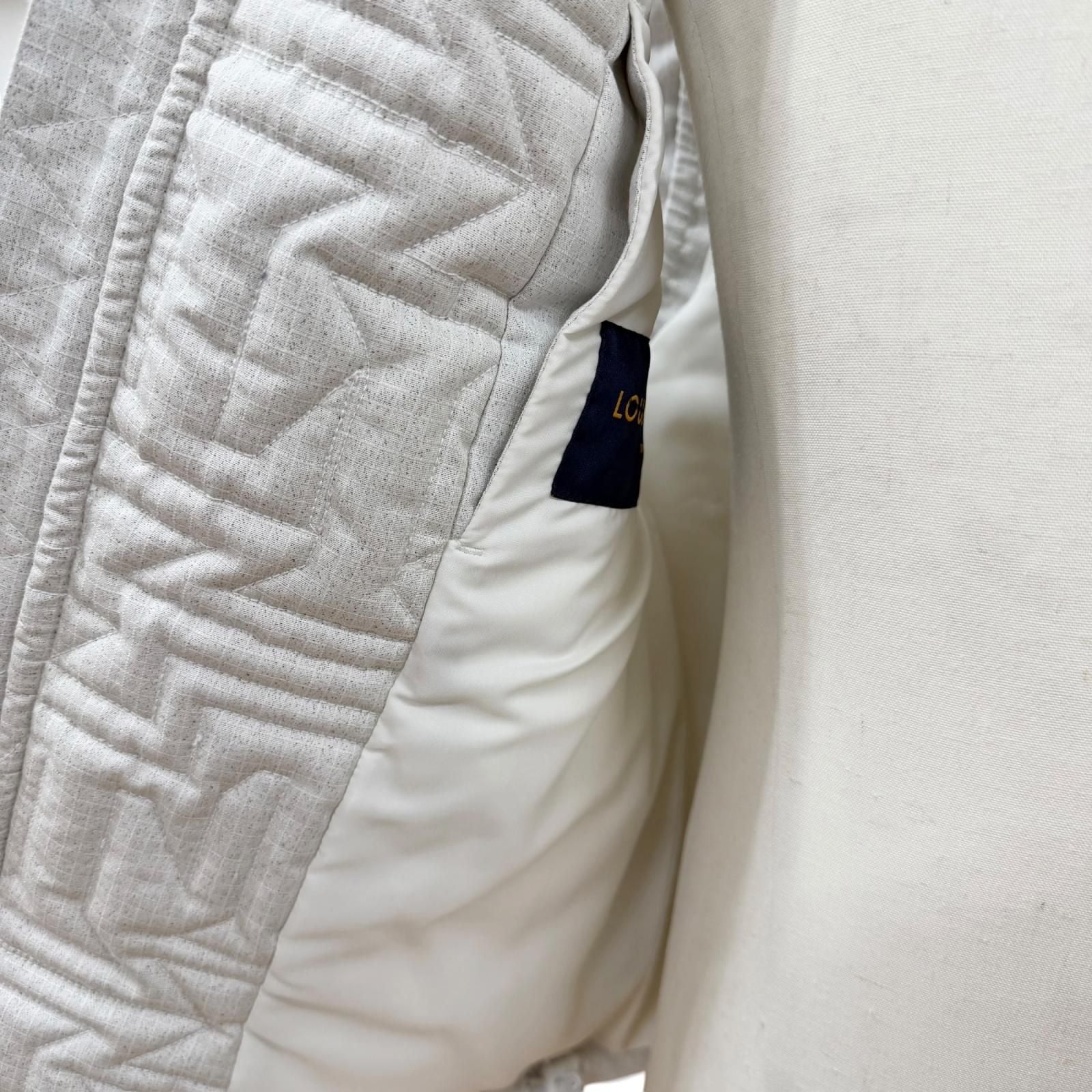 Louis Vuitton Quilted Snow Zip Up Down Vest White 46 — view 5