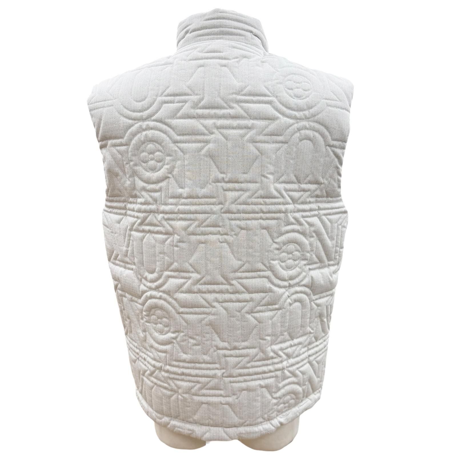 Louis Vuitton Quilted Snow Zip Up Down Vest White 46 — view 4