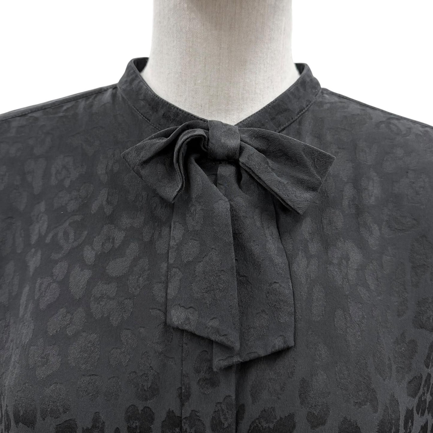 Chanel Silk 100% CC Logo Pattern with Button Long Sleeve Shirt Blouse Black 40 — view 2