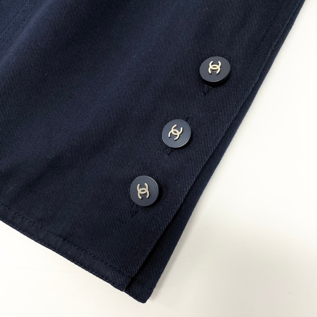 Chanel Knee Length Tight Skirt CC Logo Button Navy Cotton — view 8