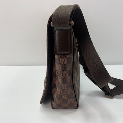 Louis Vuitton Shoulder Bag Damier District MM — view 4