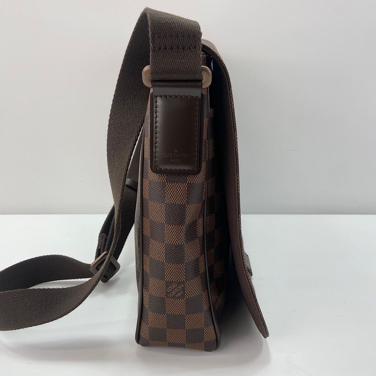 Louis Vuitton Shoulder Bag Damier District MM — view 5