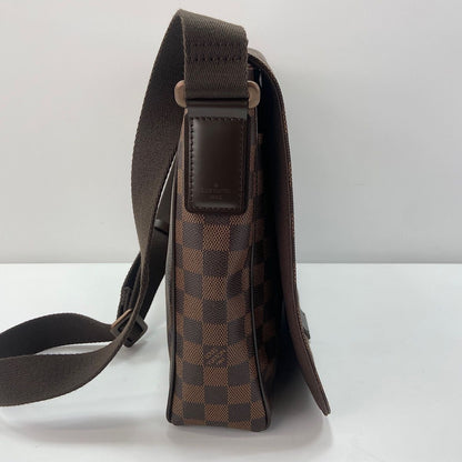 Louis Vuitton Shoulder Bag Damier District MM — view 5