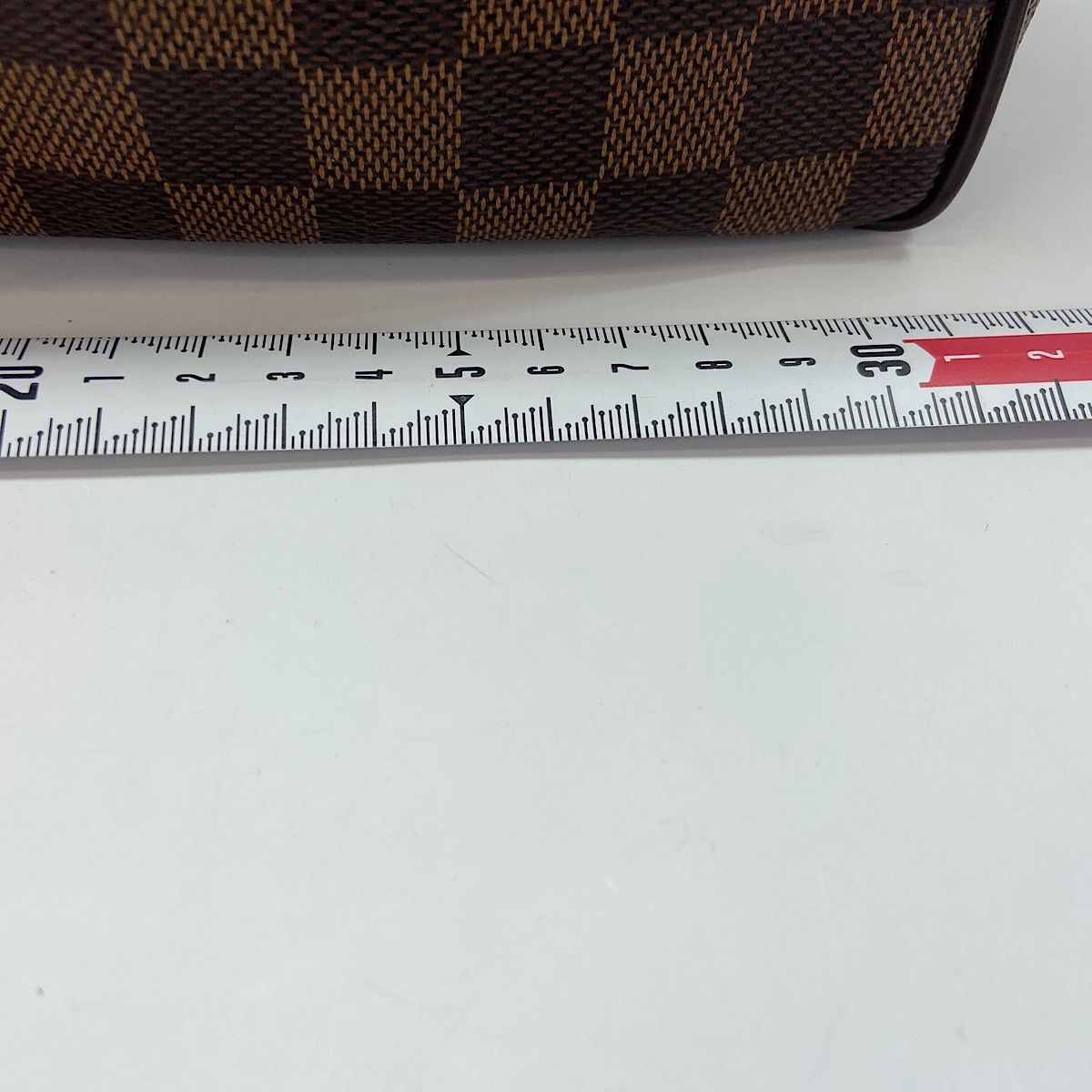 Louis Vuitton Shoulder Bag Damier District MM — view 3