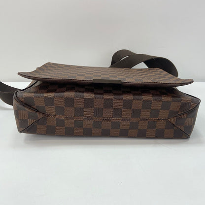 Louis Vuitton Shoulder Bag Damier District MM — view 6