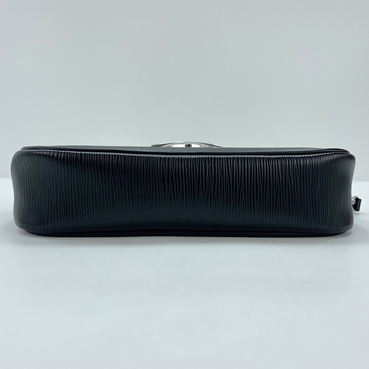Louis Vuitton Shoulder Bag Pochette Montaigne — view 7