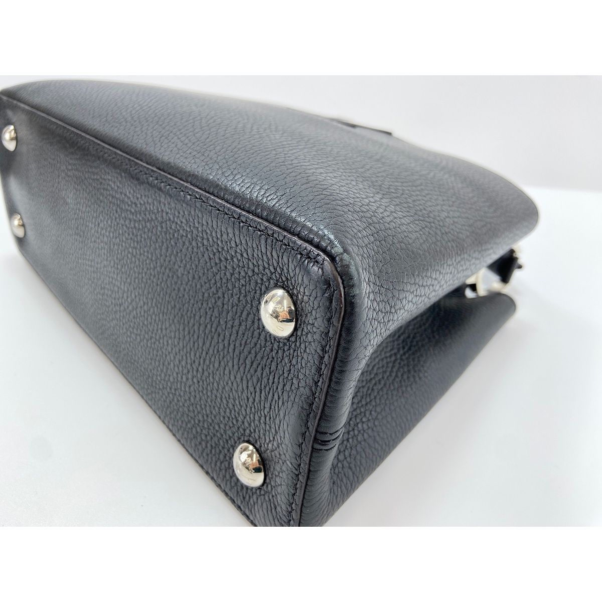 Louis Vuitton Handbag Capucines MM — view 8