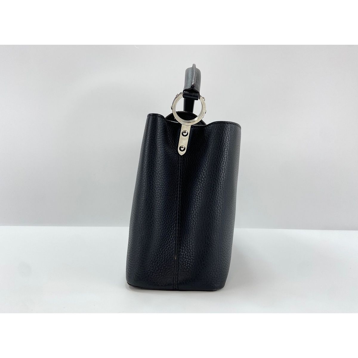 Louis Vuitton Handbag Capucines MM — view 5