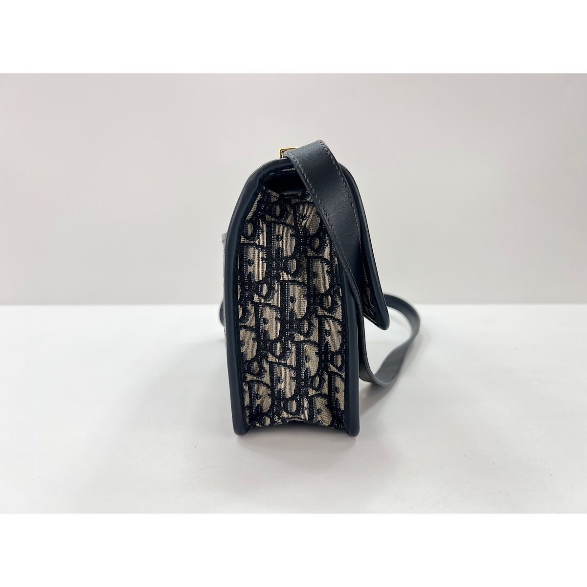 Dior Shoulder Bag 30 Montaigne — view 6