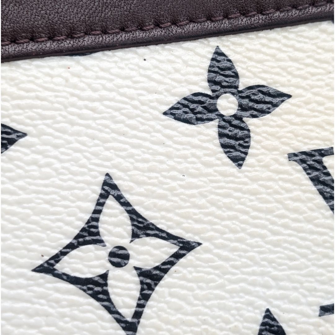 Louis Vuitton Zippy Wallet Monogram Blanc Leather Zip Around White Brown — view 4