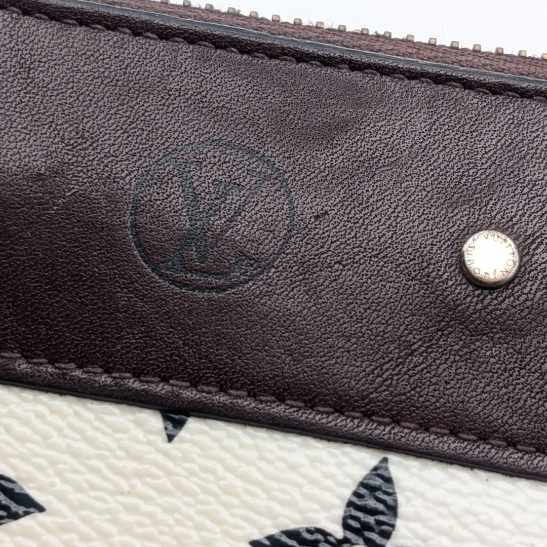 Louis Vuitton Zippy Wallet Monogram Blanc Leather Zip Around White Brown — view 5