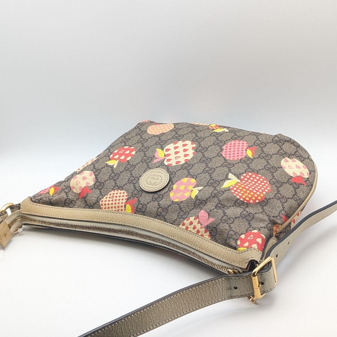 Gucci Repom GG Supreme Apple Heart White Shoulder Bag Cross — view 3