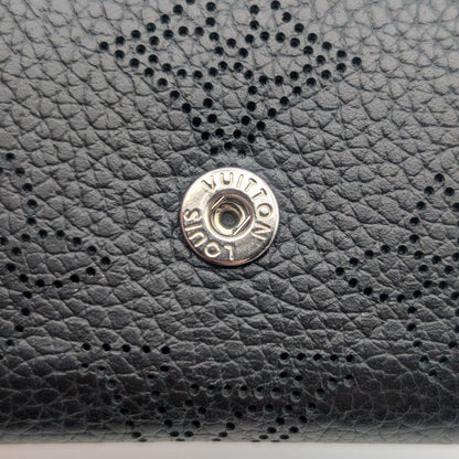 Louis Vuitton Key Case Multicles 4 Monogram Mahina Noir Black Quadruple Strand — view 9