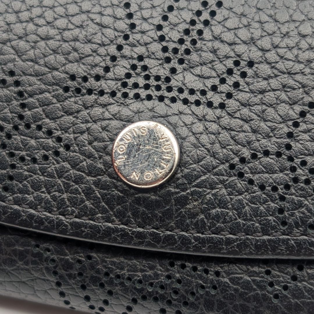 Louis Vuitton Key Case Multicles 4 Monogram Mahina Noir Black Quadruple Strand — view 4