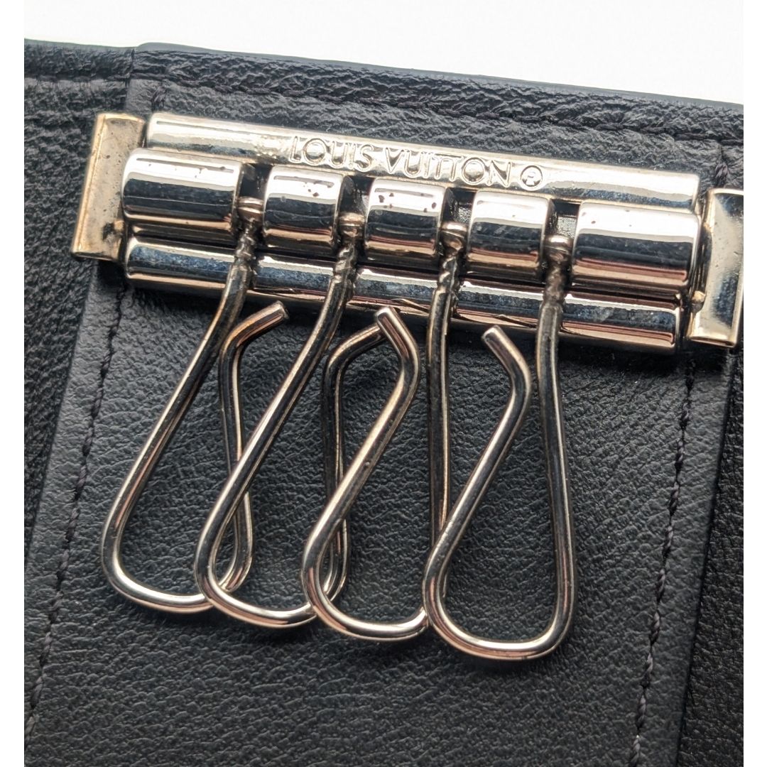 Louis Vuitton Key Case Multicles 4 Monogram Mahina Noir Black Quadruple Strand — view 7