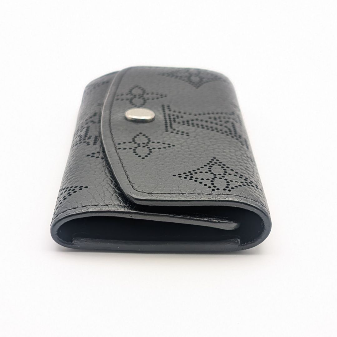 Louis Vuitton Key Case Multicles 4 Monogram Mahina Noir Black Quadruple Strand — view 3