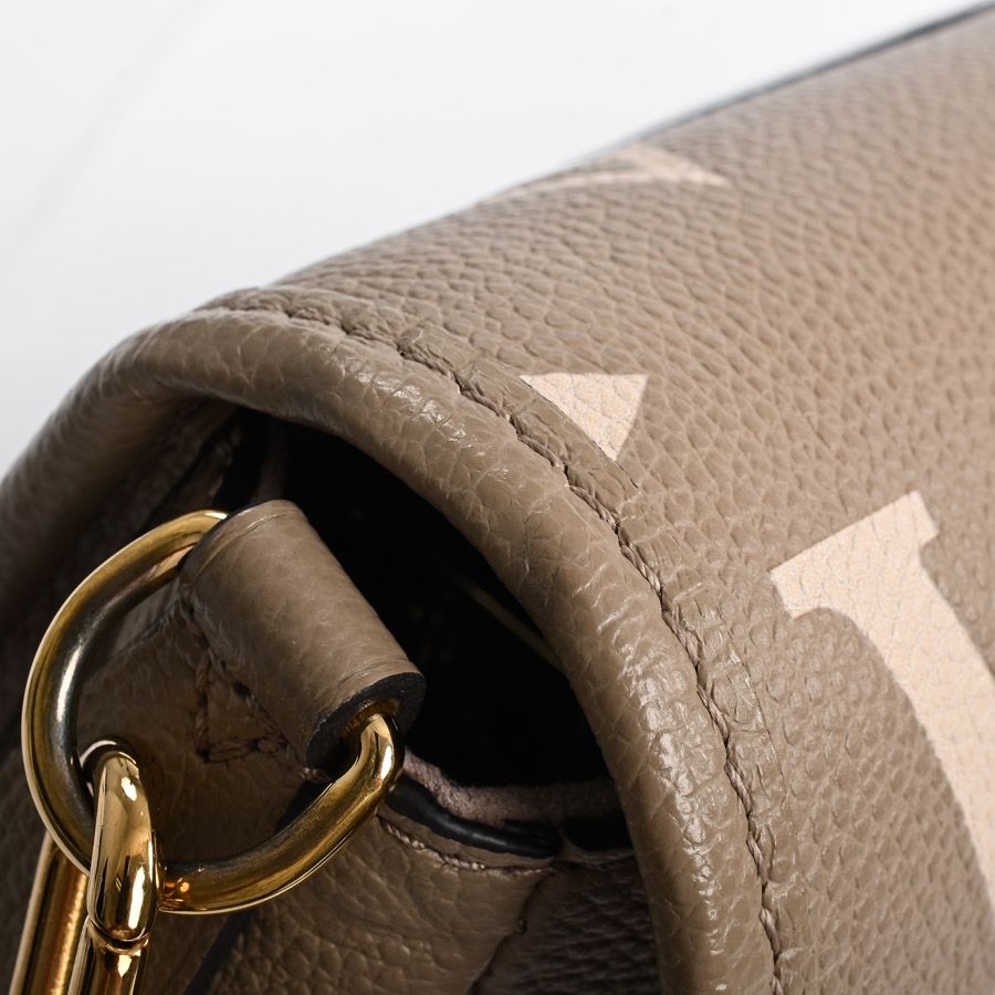 Louis Vuitton Shoulder Bag Diane — view 8