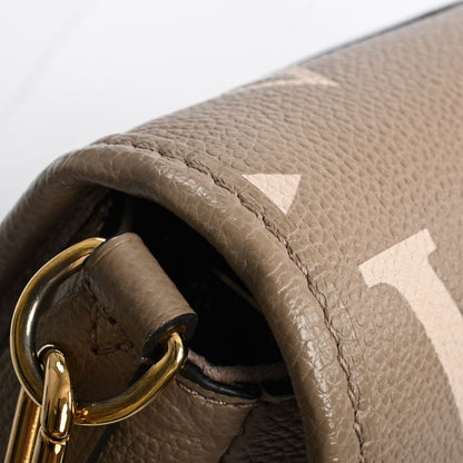 Louis Vuitton Shoulder Bag Diane — view 8