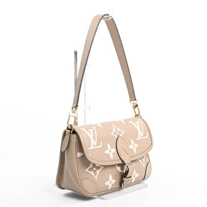 Louis Vuitton Shoulder Bag Diane — view 2