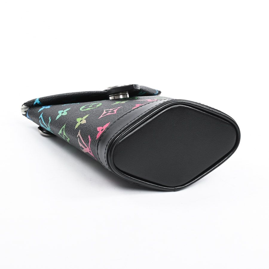 Louis Vuitton Shoulder Bag Envelope Pouch — view 5