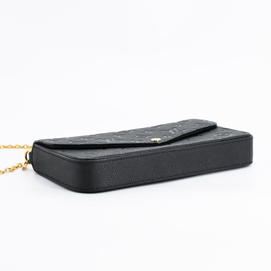 Louis Vuitton Shoulder Bag Pochette — view 5