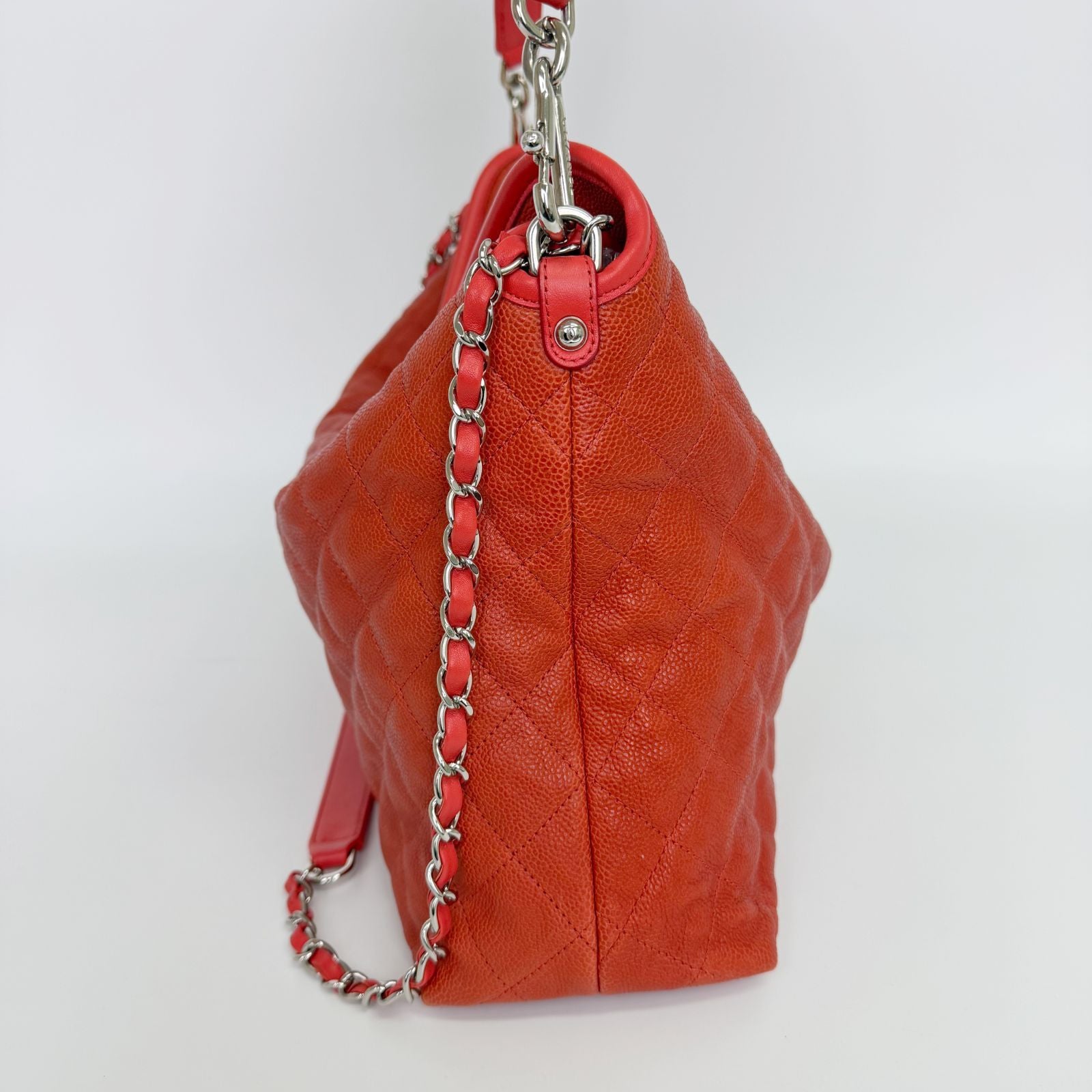 Chanel French Riviera Quilted CC Logo Shoulder Bag Caviar Leather Red Silver — view 8