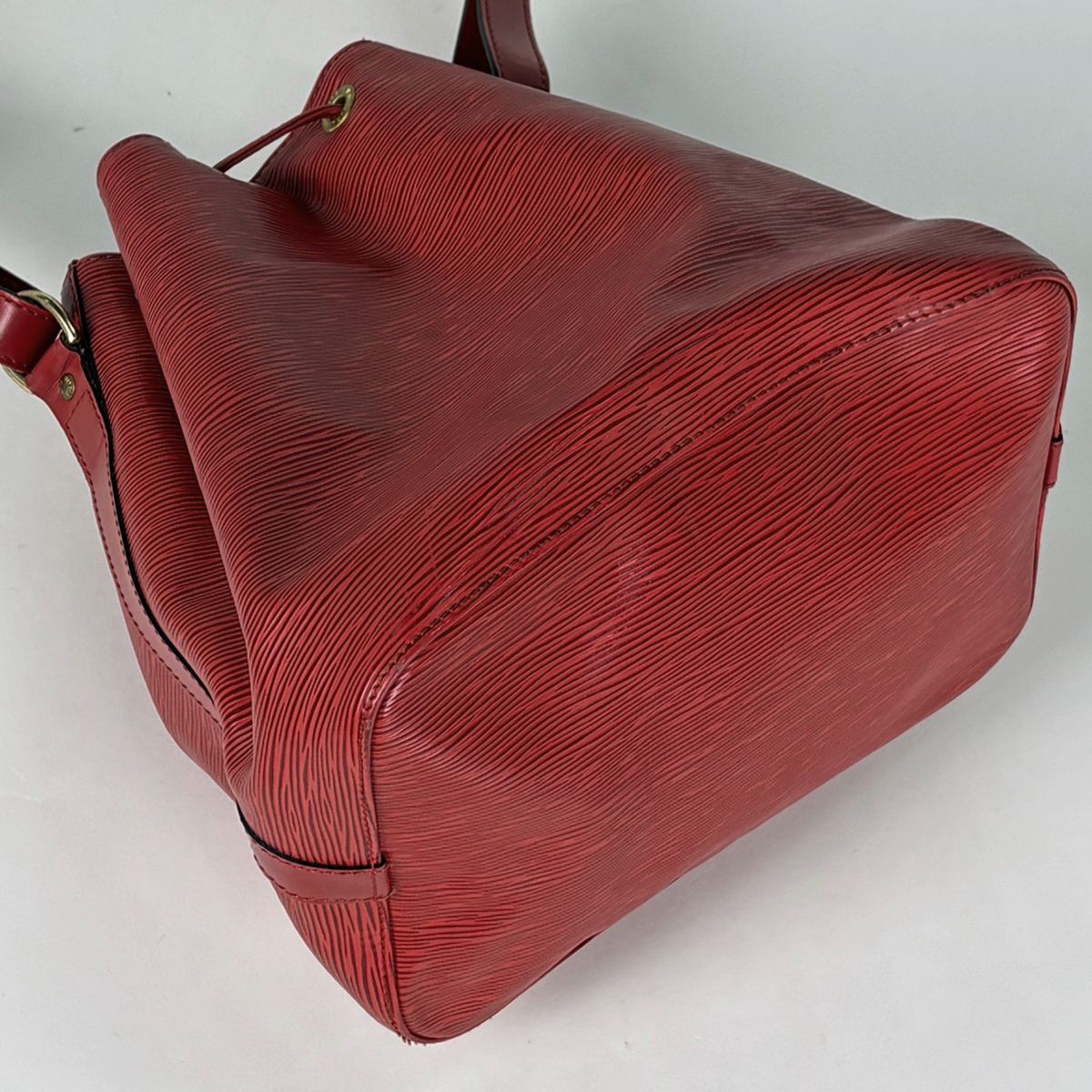 Louis Vuitton Petit Noe Shoulder Bag Drawstring Epi Castilian — view 2