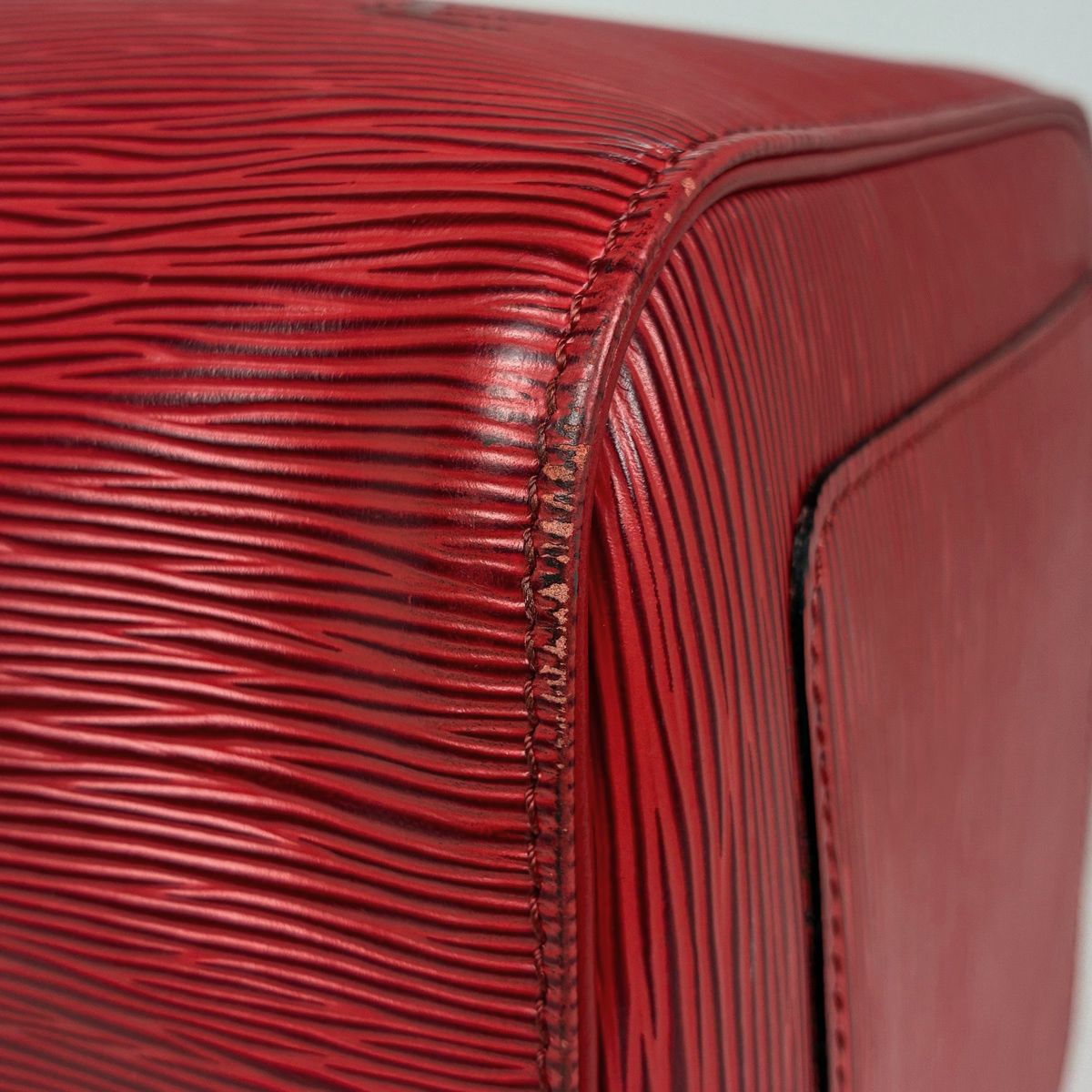 Louis Vuitton Keepall 50 Boston Bag Epi Castilian — view 3