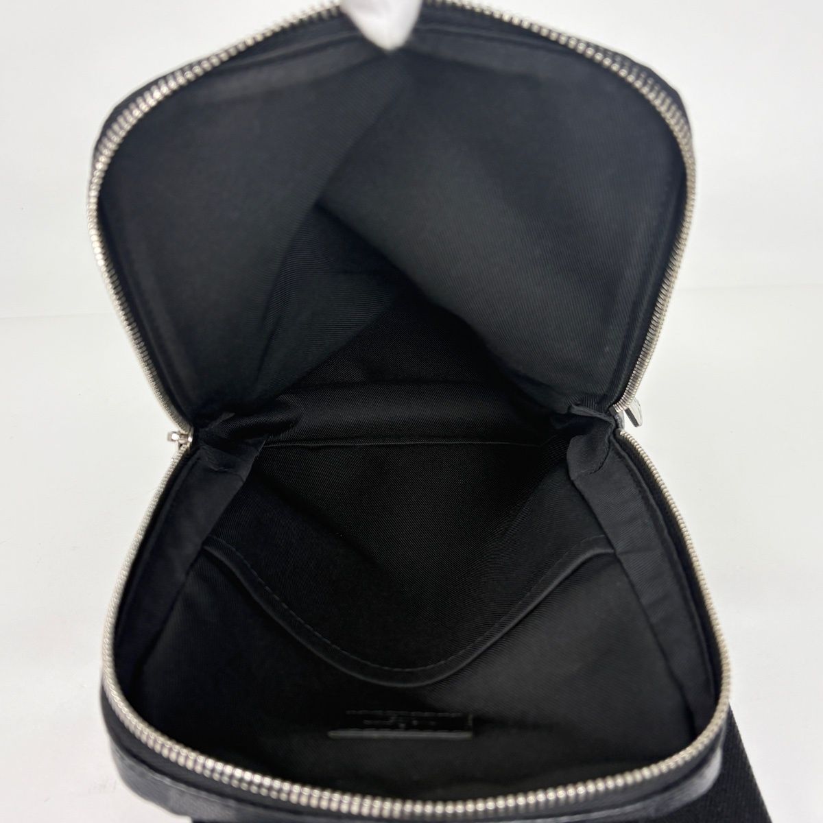 Louis Vuitton Avenue Sling Bag Damier Graphite Noir — view 6