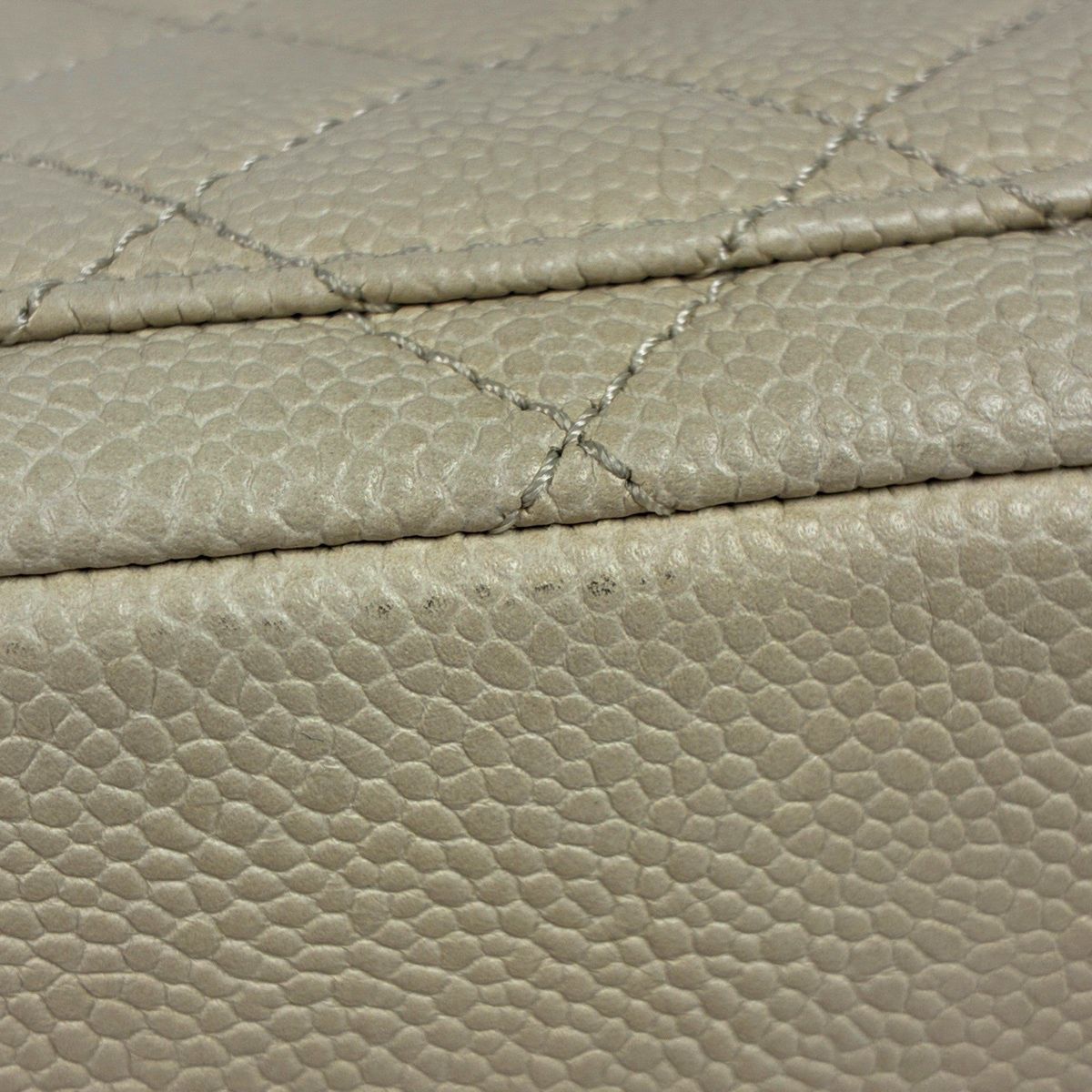 Chanel Shoulder Bag CC Filigree CC Logo Quilted Chain Caviar Leather Light Beige — view 3