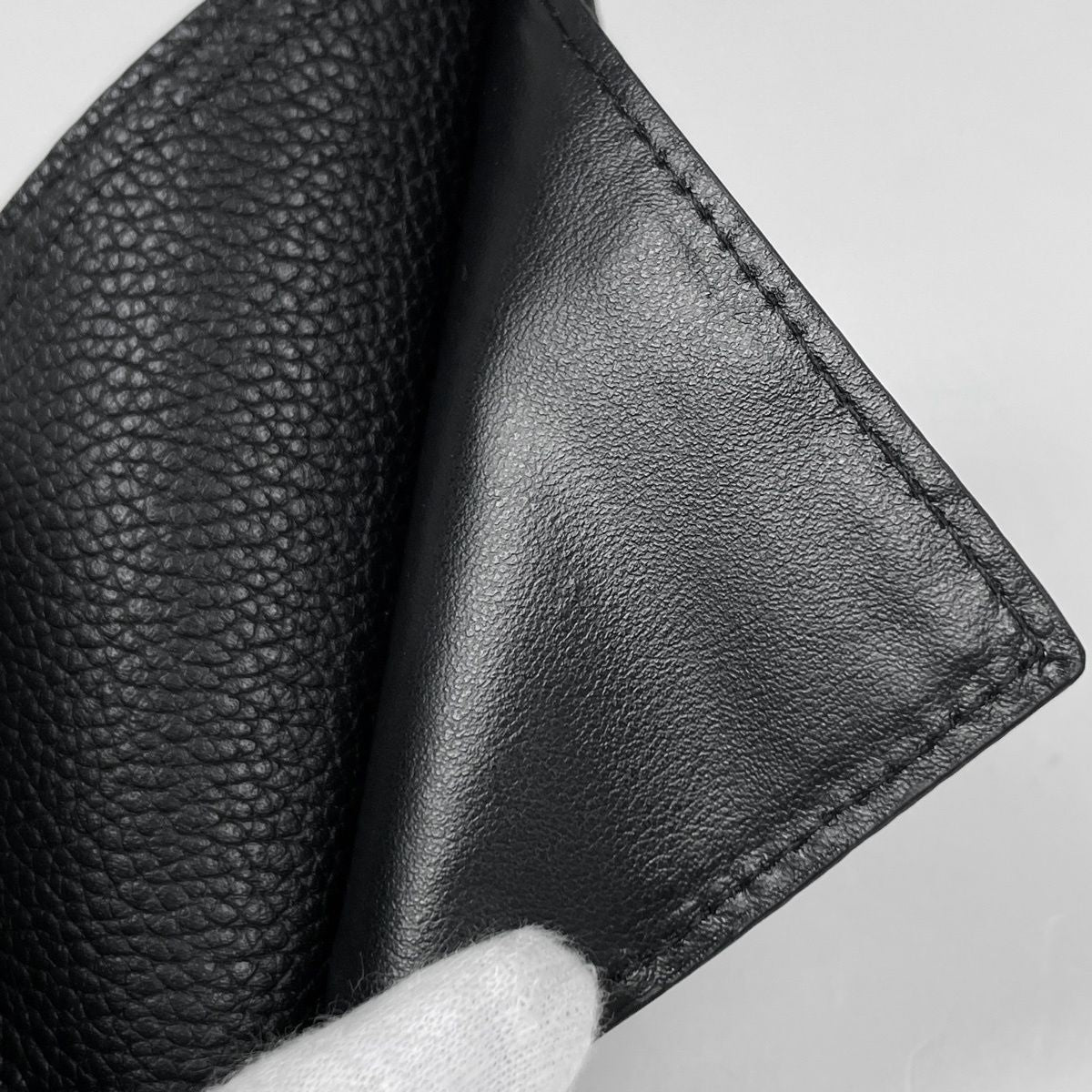 Louis Vuitton Portefeuille Calf Bifold Wallet Damoflage Leather Noir — view 5
