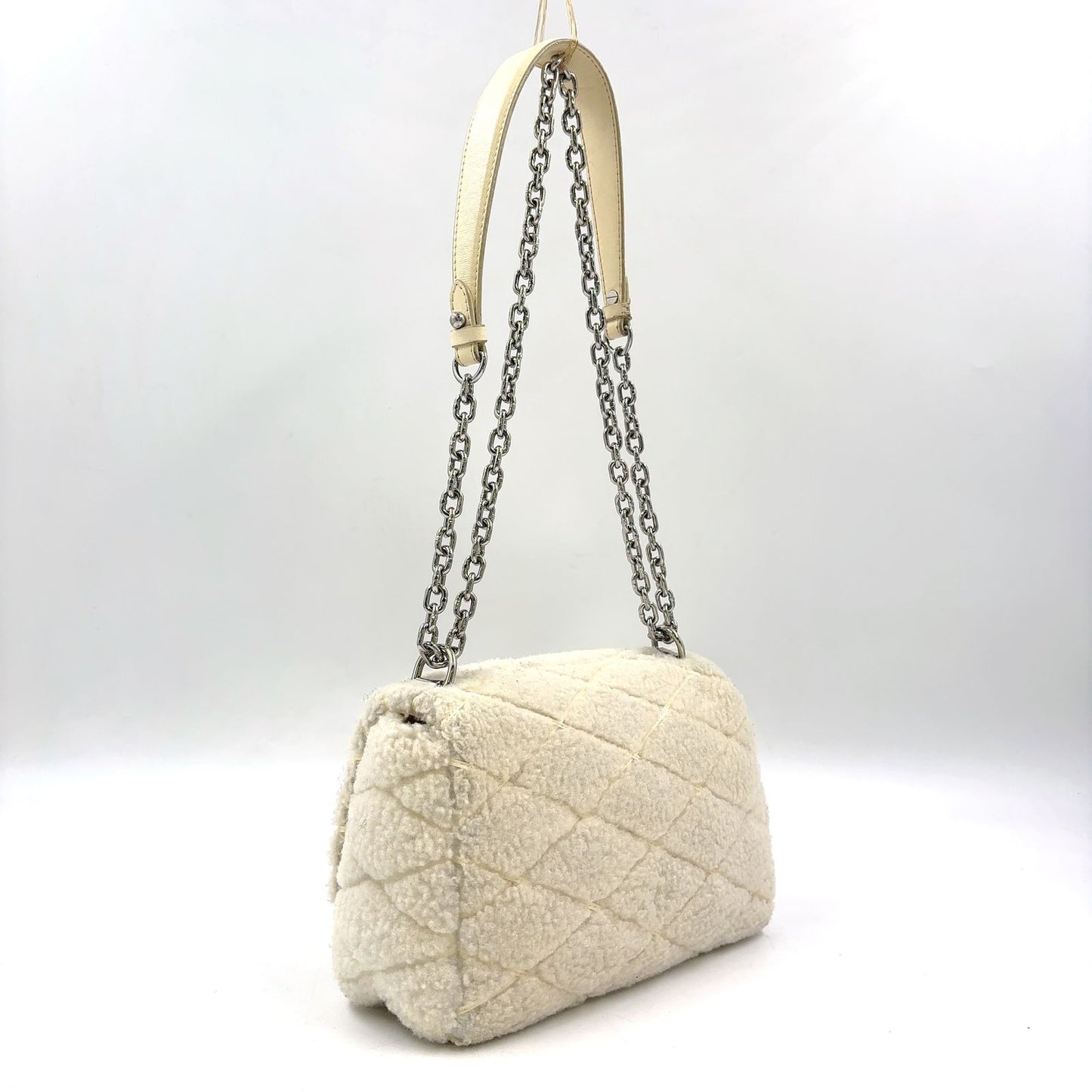 Louis Vuitton PM Lambskin Fur White Chain Shoulder Bag Silver — view 2