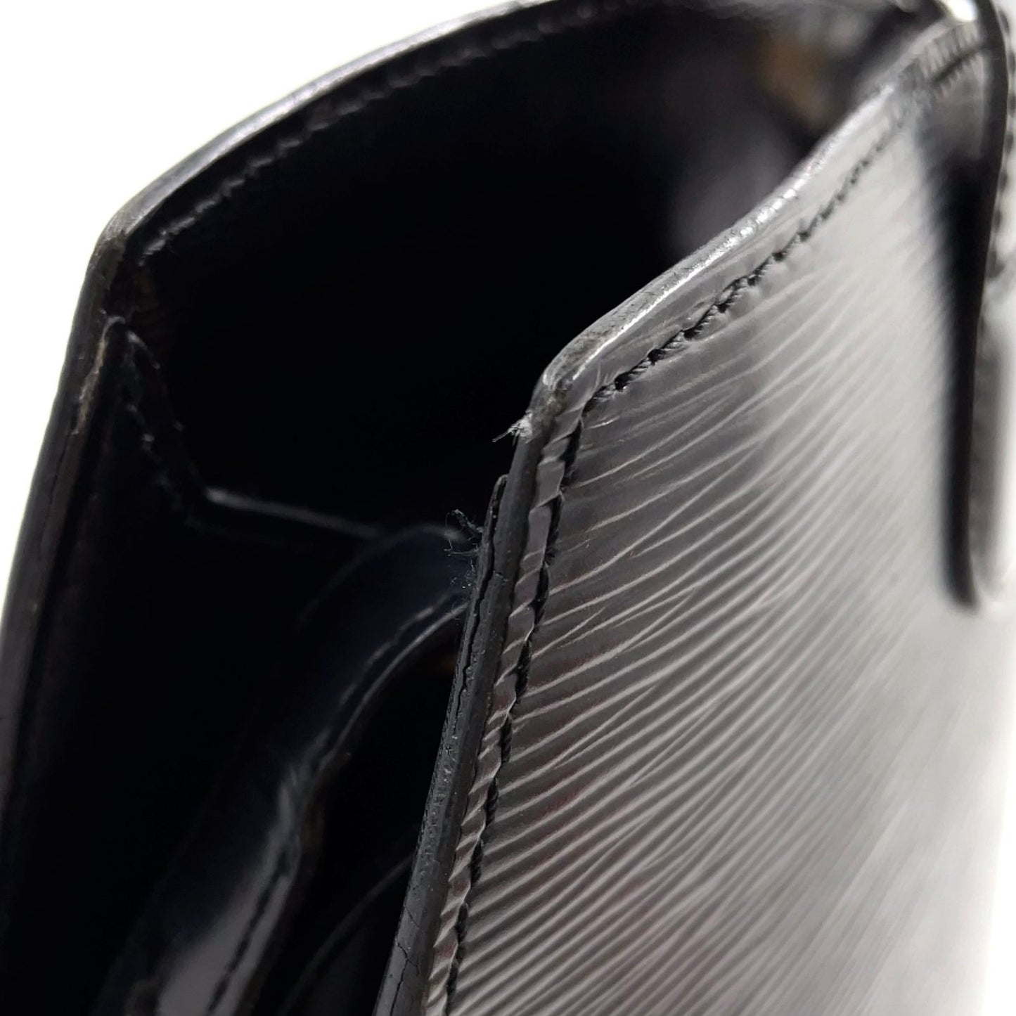 Louis Vuitton Cluny Epi Noir Leather Black Shoulder Bag Gold — view 7