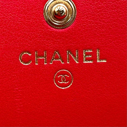 Chanel CC Filigree CC Logo Caviar Leather Red Wallet Gold — view 4