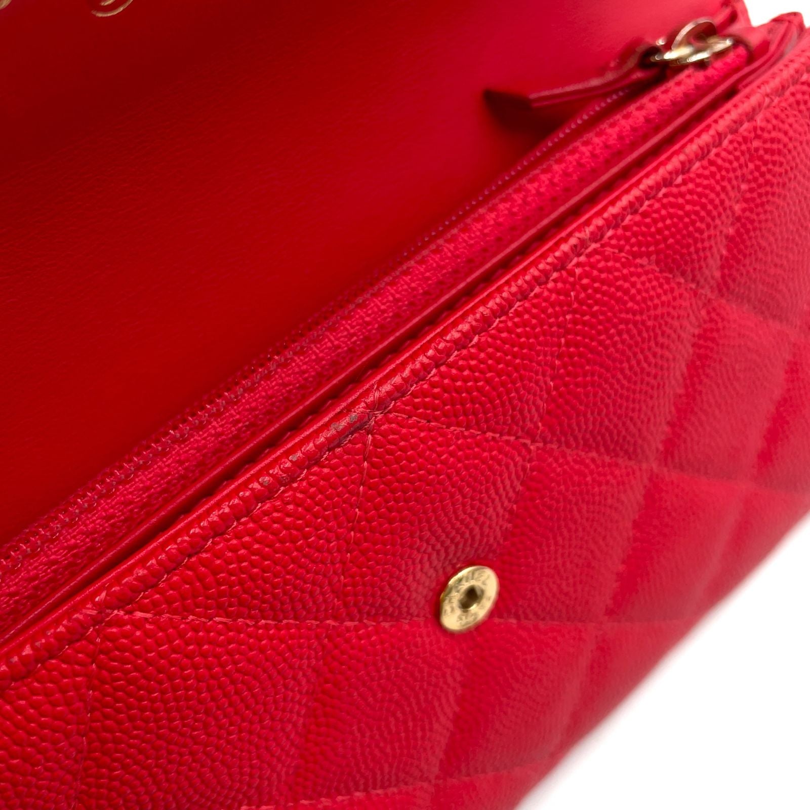 Chanel CC Filigree CC Logo Caviar Leather Red Wallet Gold — view 5