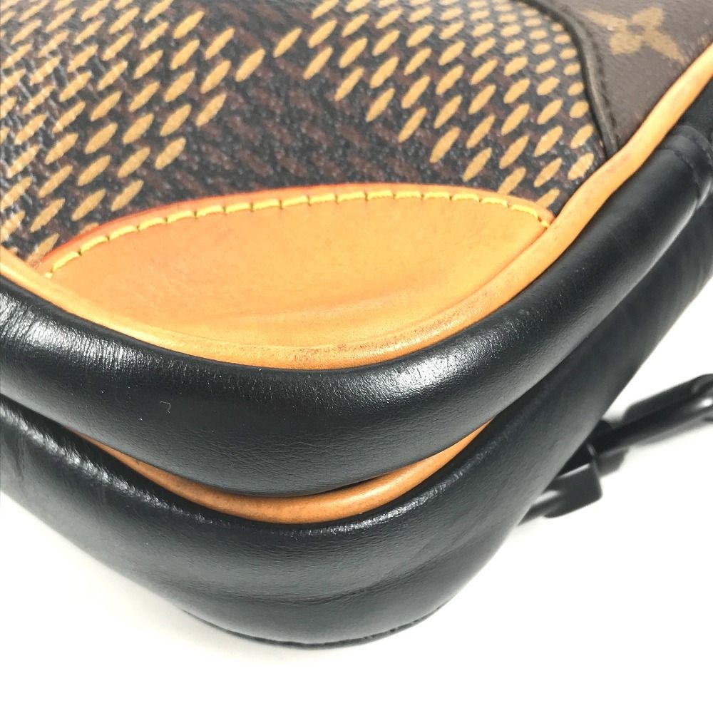 Louis Vuitton Shoulder Bag Amazon Damier Giant Canvas Brown — view 4