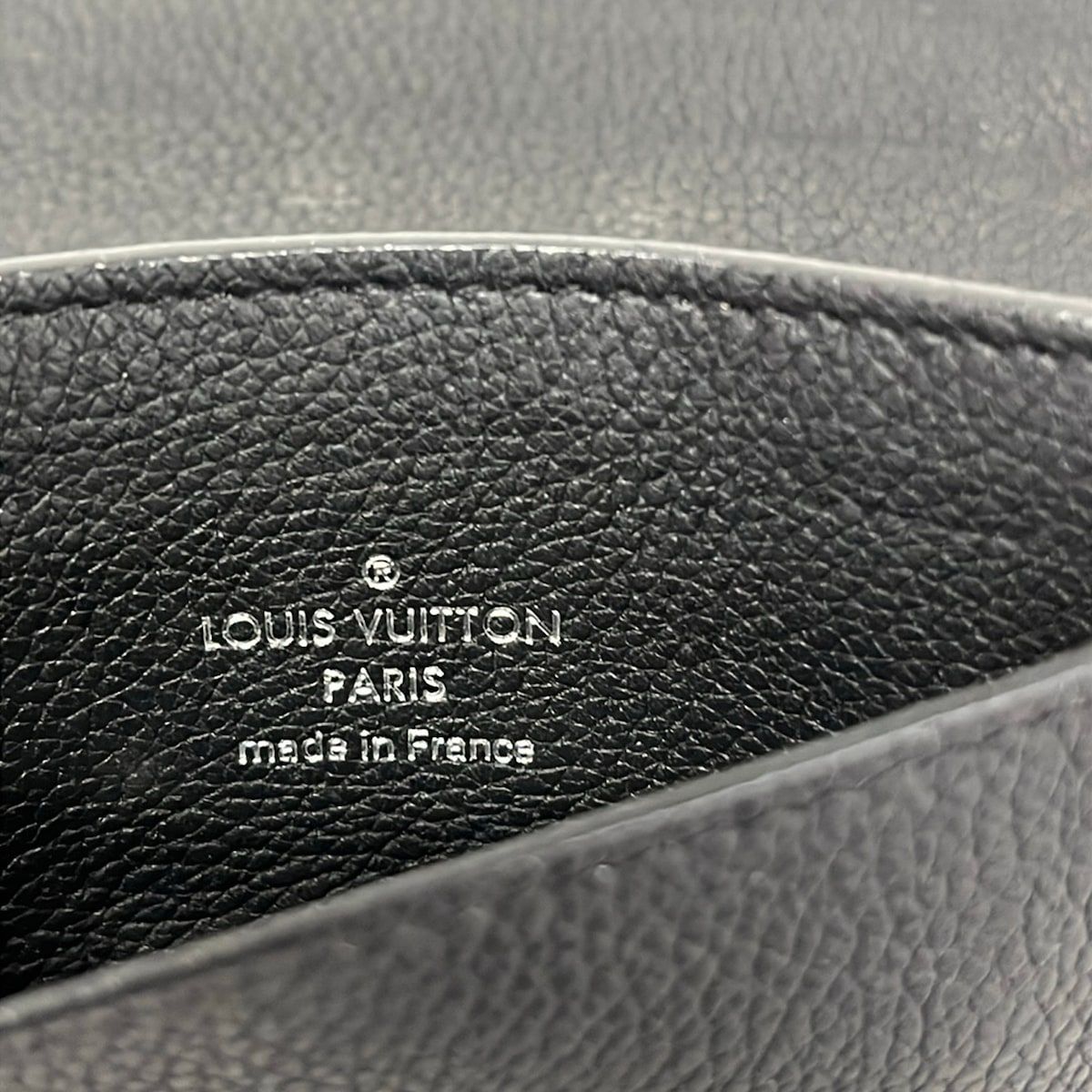 Louis Vuitton Hook Wallet Lockme Portefeuille II Compact Noir Leather Cowhide — view 5