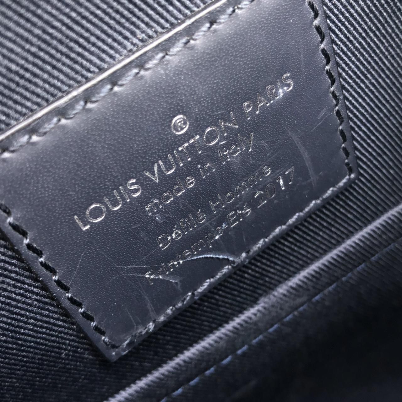 Louis Vuitton Monogram Savannah Messenger BB Shoulder — view 7