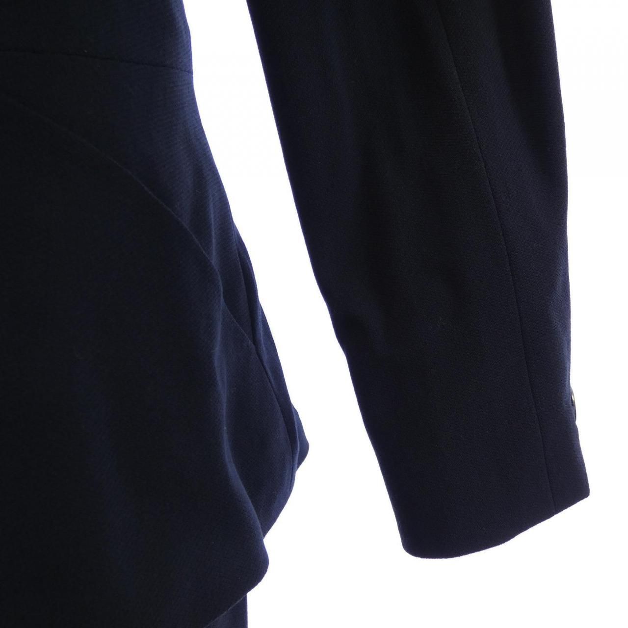 Chanel Vintage 00 C Suit — view 6