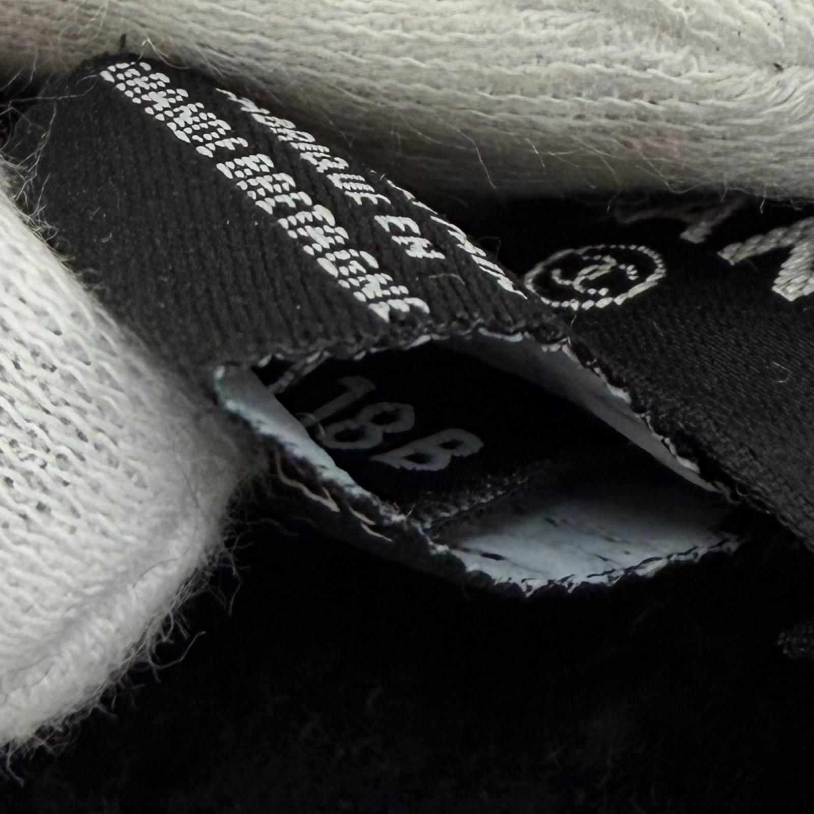 Chanel Cashmere CC Logo Knit Cap Beanie Hat Black — view 7