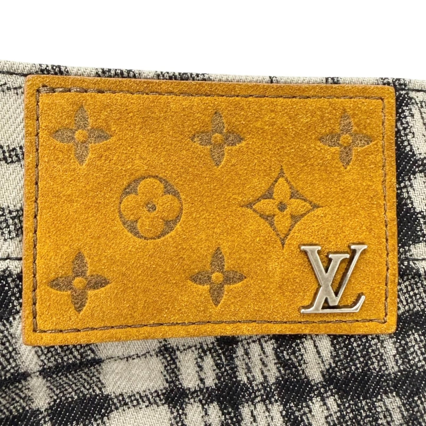 Louis Vuitton Logo Plaid Leather Patch LV Denim Shorts Gray 34 — view 5