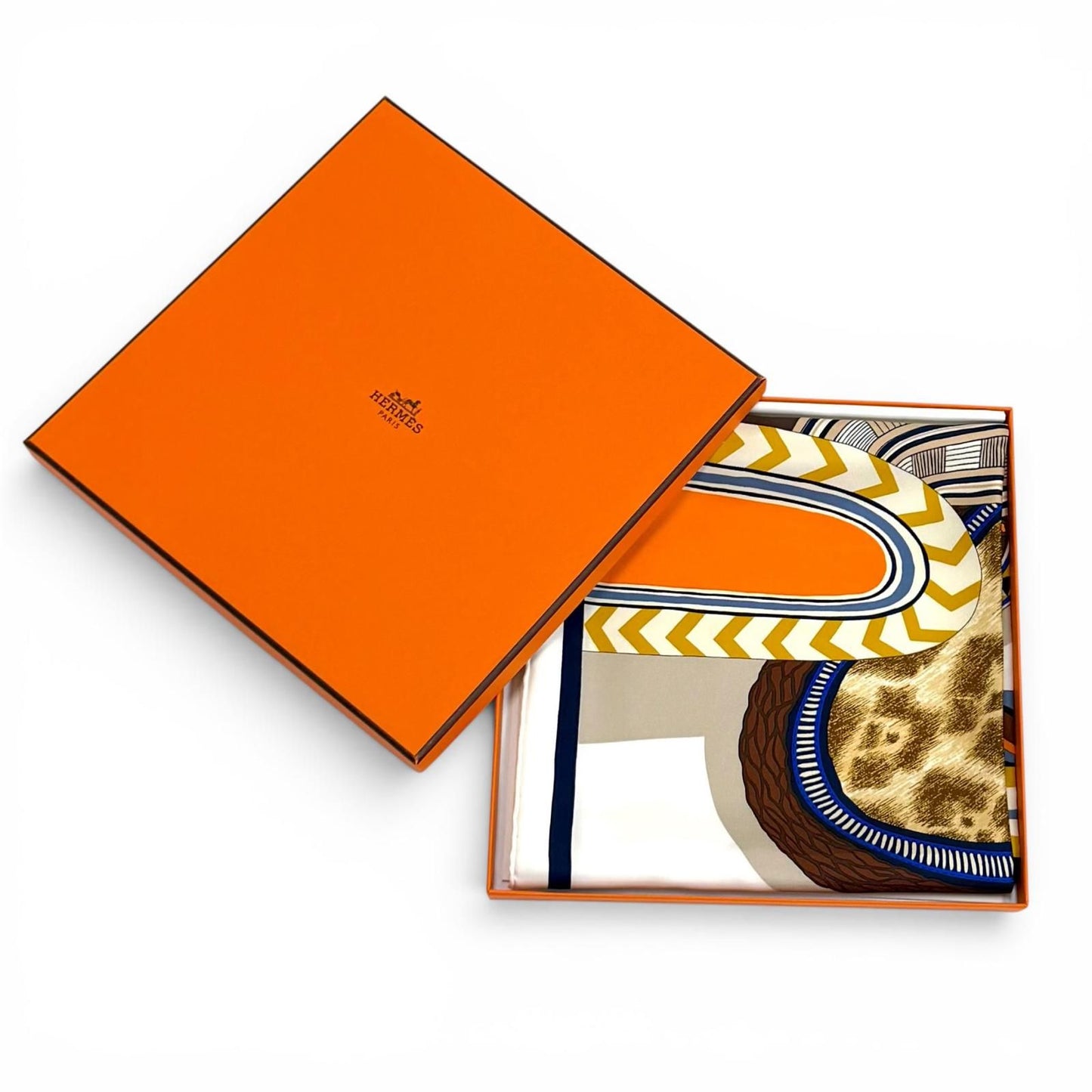 Hermes Carre 90 la Selle Imaginaire Silk 100% Blanc Bleu Brun Scarf — view 2