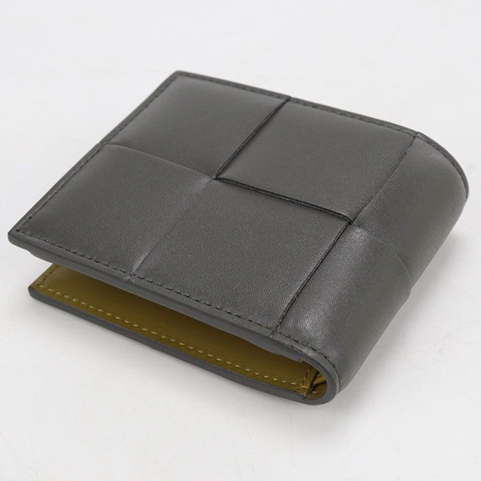 Bottega Veneta Coin Purse with Cassette Bi Foldwallet Calf — view 2
