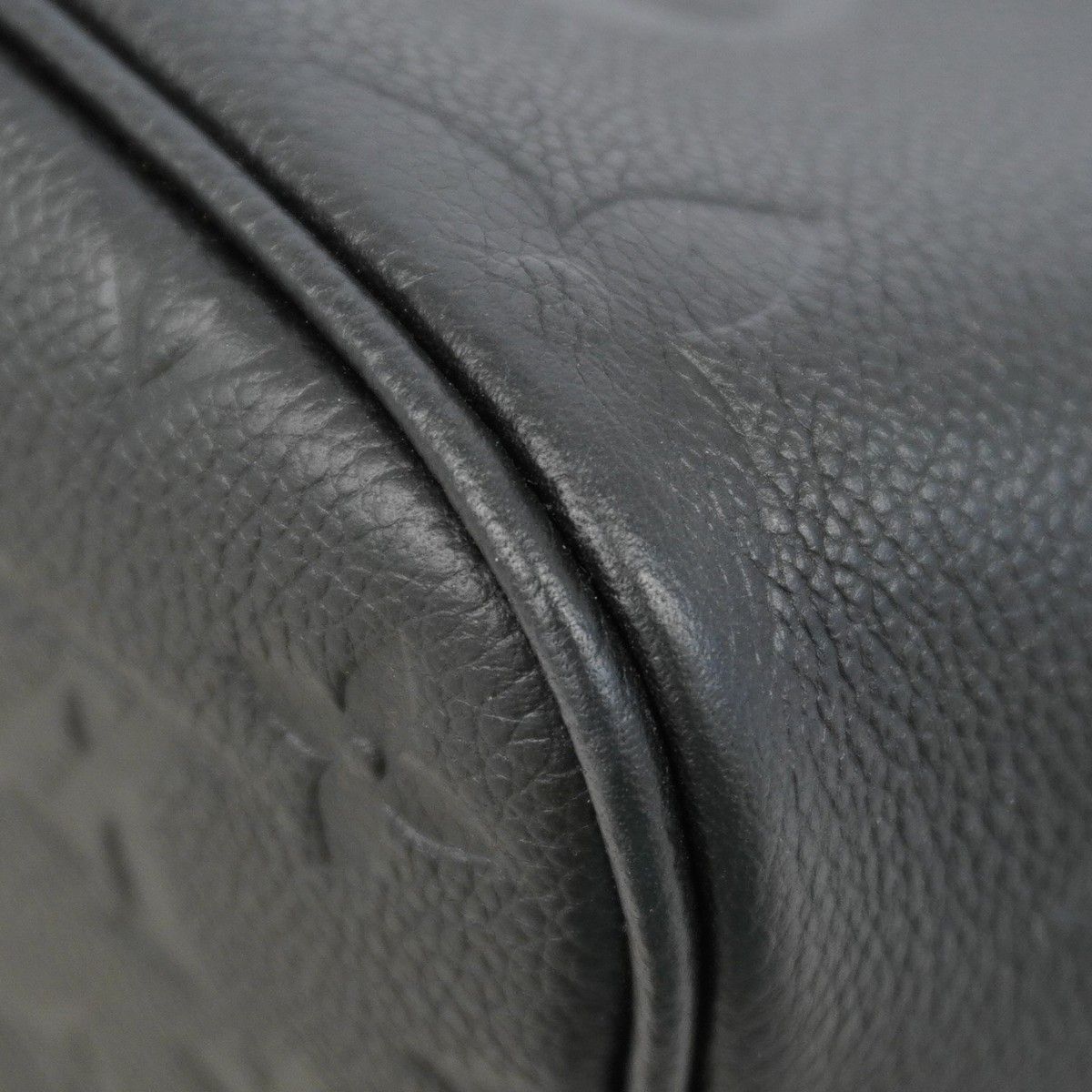 Louis Vuitton Tote Monogram Empreinte Neverfull MM Noir — view 6
