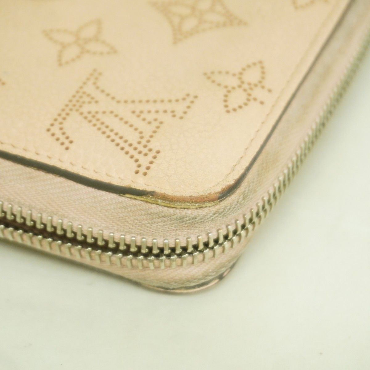 Louis Vuitton Wallet Mahina Zippy Magnolialadies — view 5