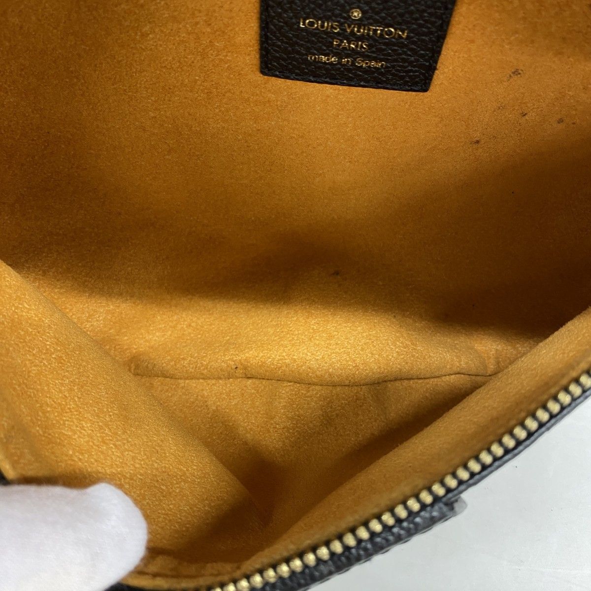 Louis Vuitton Waist Bag Monogram Empreinte Noir — view 4